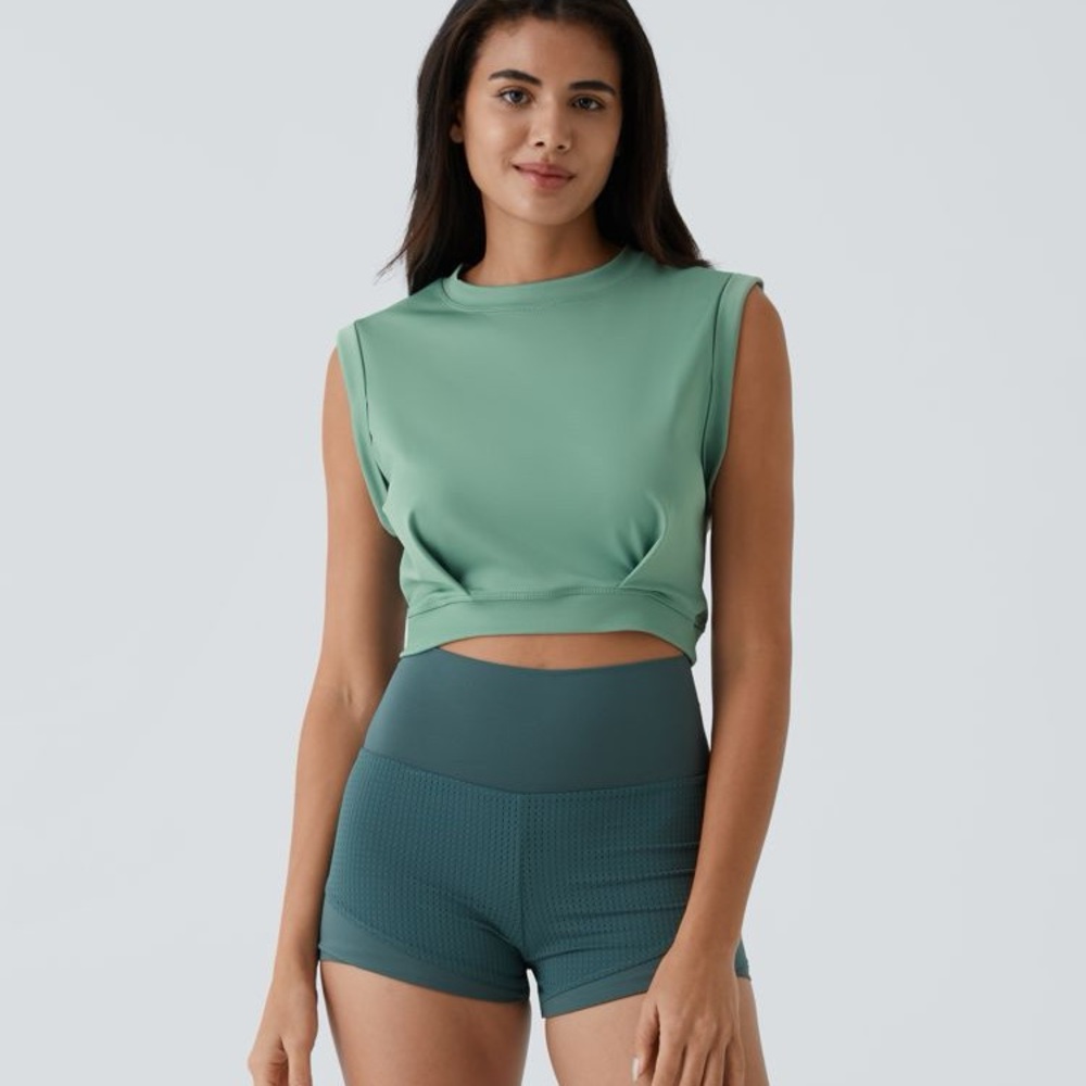 Halara size 1x Crew Neck Sleeveless Cropped Yoga Tank Top